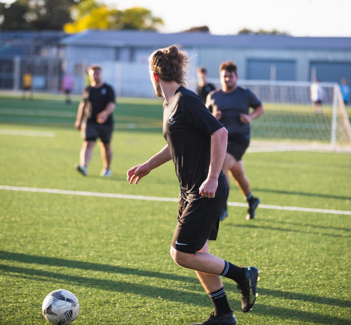 Fußballer spielen Fußball